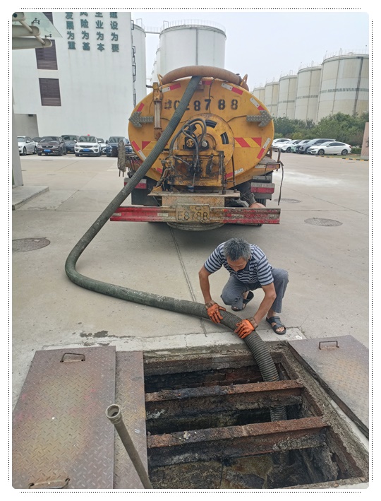 杨林尾镇隔油池清掏