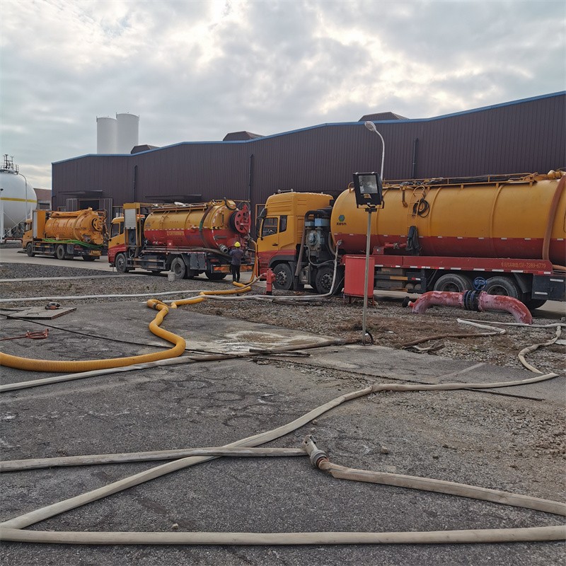 杨林尾镇污水池清理