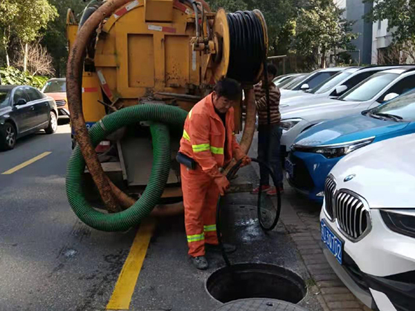 杨林尾镇排污管道清淤